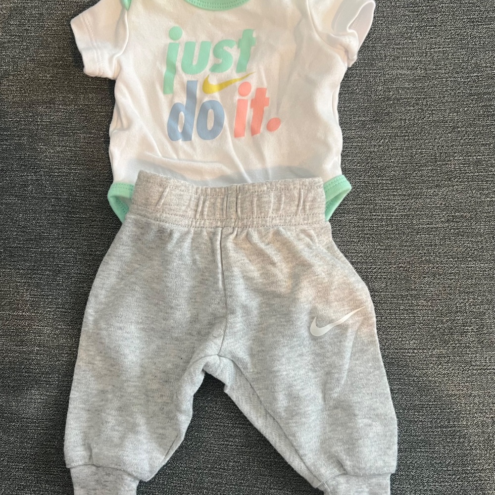 Nike Baby Newborn Outfit
